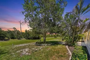 631 Foxwood Blvd, Englewood, FL 34223 - Photo 7