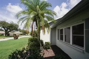 105 Woodingham Dr, Venice, FL 34292 - Photo 3