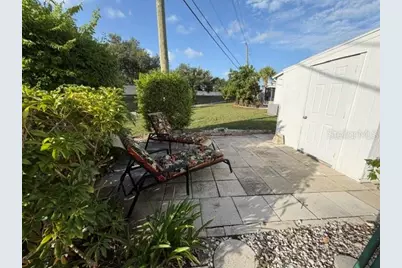 857 S Green Circle, Venice, FL 34285 - Photo 19