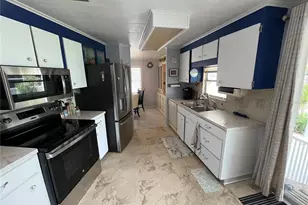 900 Jolanda Cir, Venice, FL 34285 - Photo 17