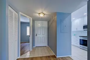2004 Longpointe Cir, Venice, FL 34293 - Photo 7