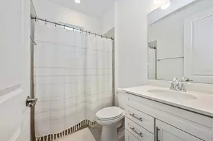 17617 Santorini Ct, Venice, FL 34293 - Photo 37