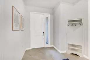 17617 Santorini Ct, Venice, FL 34293 - Photo 3