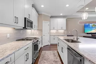5365 Salcano St, Sarasota, FL 34238 - Photo 7