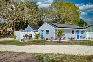 5042 Linda St, Venice, FL 34293 - Photo 1