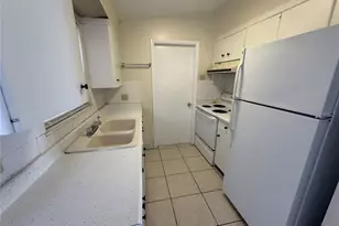 376 Briarwood Rd, Venice, FL 34293 - Photo 3