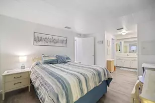 832 Jolanda Cir, Venice, FL 34285 - Photo 13