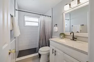 1330 Cambridge Dr, Venice, FL 34293 - Photo 23