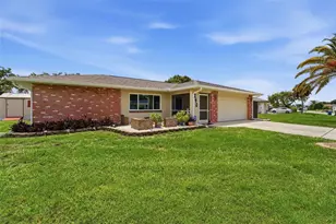 290 Capri Ave, Venice, FL 34293 - Photo 3