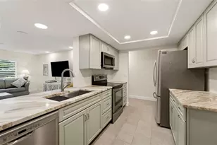 290 Capri Ave, Venice, FL 34293 - Photo 15