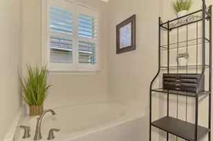 9082 Coachman Dr, Venice, FL 34293 - Photo 35