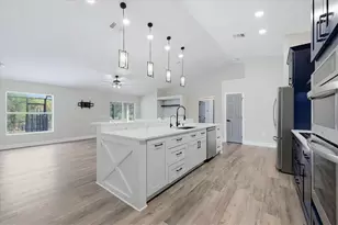 281 Pembroke Dr, Port Charlotte, FL 33954 - Photo 17