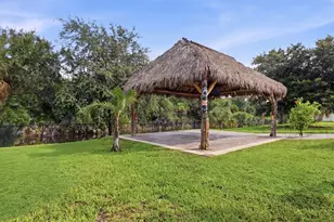 281 Pembroke Dr, Port Charlotte, FL 33954 - Photo 39