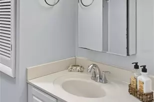 808 S Green Cir, Venice, FL 34285 - Photo 25