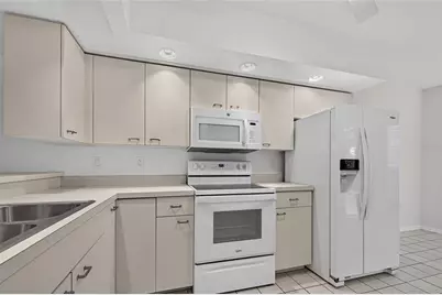 840 Bird Bay Drive W #104, Venice, FL 34285 - Photo 5
