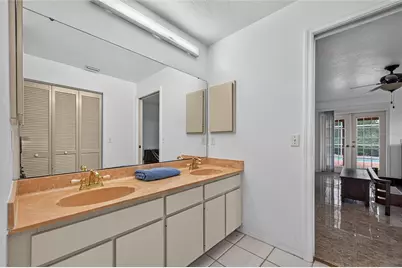 105 Jacaranda Boulevard, Venice, FL 34292 - Photo 15