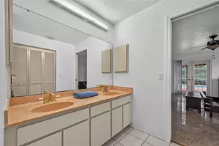 105 Jacaranda Blvd, Venice, FL 34292 - Photo 15