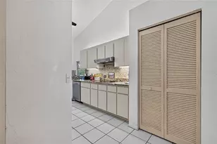 105 Jacaranda Blvd, Venice, FL 34292 - Photo 25