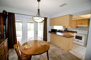 935 Kimball Rd, Venice, FL 34293 - Photo 7