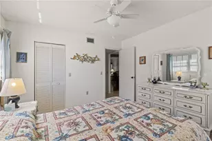 942 Capri Isles Blvd, Venice, FL 34292 - Photo 25