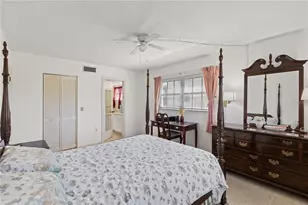 942 Capri Isles Blvd, Venice, FL 34292 - Photo 21
