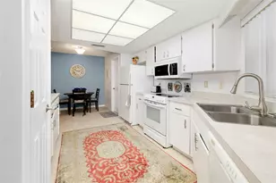 841 Bayport Cir, Venice, FL 34292 - Photo 27