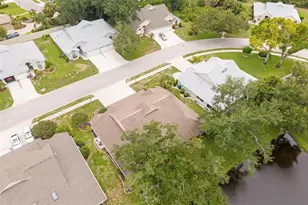 841 Bayport Cir, Venice, FL 34292 - Photo 9