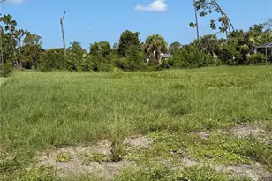 198 Fairway Rd, Rotonda West, FL 33947 - Photo 1