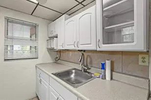 507 Pinewood Ave, Nokomis, FL 34275 - Photo 17