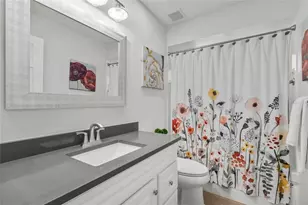6640 Waterford Ln, Sarasota, FL 34238 - Photo 17
