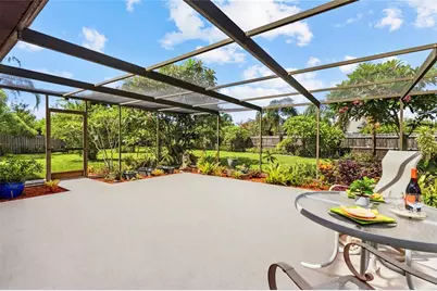 6640 Waterford Lane, Sarasota, FL 34238 - Photo 19