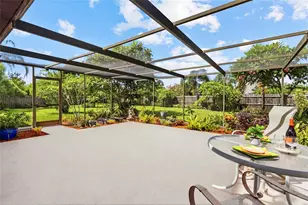 6640 Waterford Ln, Sarasota, FL 34238 - Photo 19