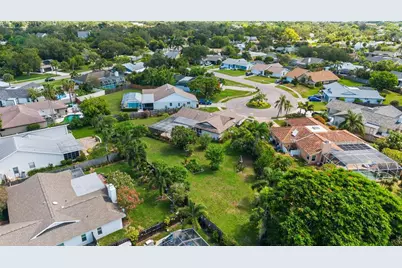 6640 Waterford Lane, Sarasota, FL 34238 - Photo 37