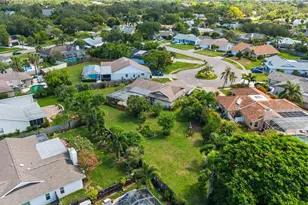 6640 Waterford Ln, Sarasota, FL 34238 - Photo 37