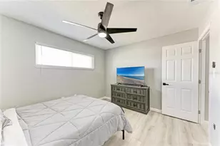460 E Base Ave, Venice, FL 34285 - Photo 27