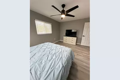 460 E Base Avenue #129, Venice, FL 34285 - Photo 7
