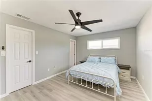 460 E Base Ave, Venice, FL 34285 - Photo 17