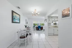 1027 Beach Manor Cir, Venice, FL 34285 - Photo 9