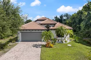 284 Albatross Rd, Rotonda West, FL 33947 - Photo 1