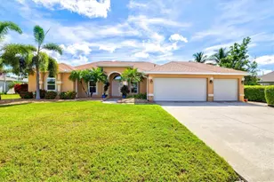 203 Lake Victoria Ct, Englewood, FL 34223 - Photo 3