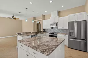 203 Lake Victoria Ct, Englewood, FL 34223 - Photo 19