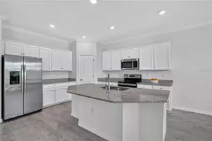 24237 Spartina Dr, Venice, FL 34293 - Photo 13