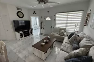 200 Gardens Edge Dr, Venice, FL 34285 - Photo 9