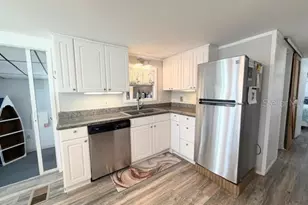 813 S Green Cir, Venice, FL 34285 - Photo 9
