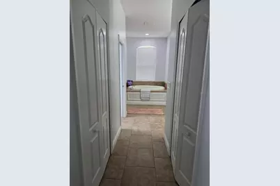 4644 Sawyer Road, Sarasota, FL 34233 - Photo 13