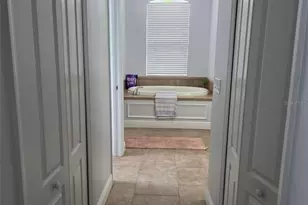 4644 Sawyer Rd, Sarasota, FL 34233 - Photo 13