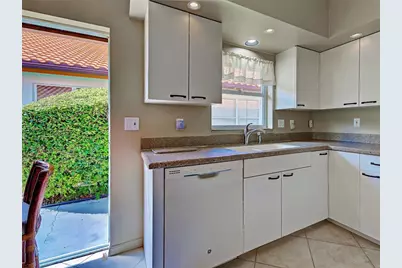 1176 Harbor Town Way, Venice, FL 34292 - Photo 31