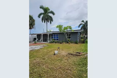 105 Colonia Lane W, Nokomis, FL 34275 - Photo 1