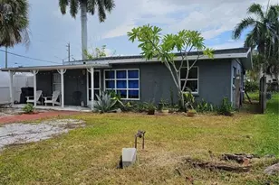 105 Colonia Ln W, Nokomis, FL 34275 - Photo 1