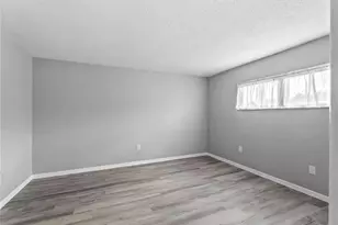 460 Base Ave E, Venice, FL 34285 - Photo 7